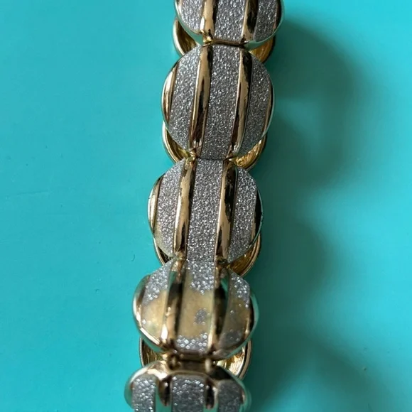 Neiman Marcus Monet Gold-plated Bracelet - Picture 2 of 7